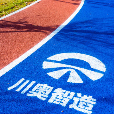 Pista de corrida de borracha elástica para estádio Pista de corrida de borracha com chips de cobertura de borracha de corrida à prova d'água