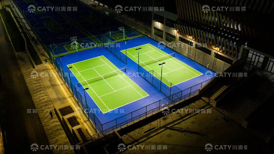 Sistema semi-prefabricado de quadra desportiva com taxa de absorção de choque > 53%, anti-UV e fácil instalação para utilização em vários desportos